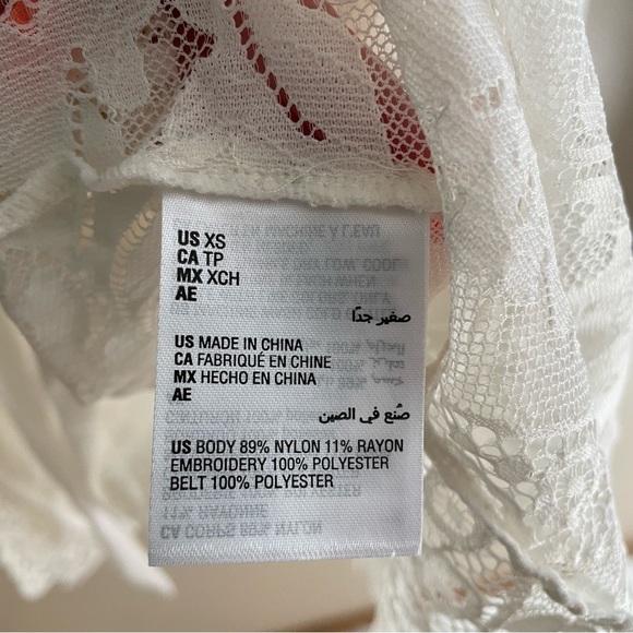 Inc INTERNATIONAL CONCEPTS Floral Scalloped Lace Wrap 3/4 Length Robe, size XS - Picture 13 of 13